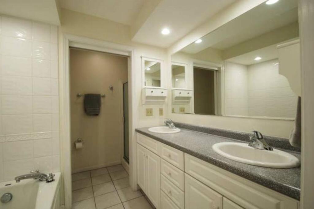 Beautiful Spacious Home W/ Game Room. Gilford Exterior photo
