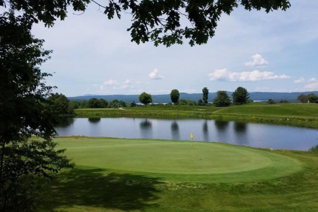 Beautiful Spacious Home W/ Game Room. Gilford Exterior photo
