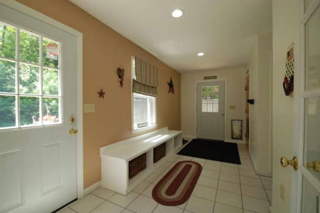 Beautiful Spacious Home W/ Game Room. Gilford Exterior photo