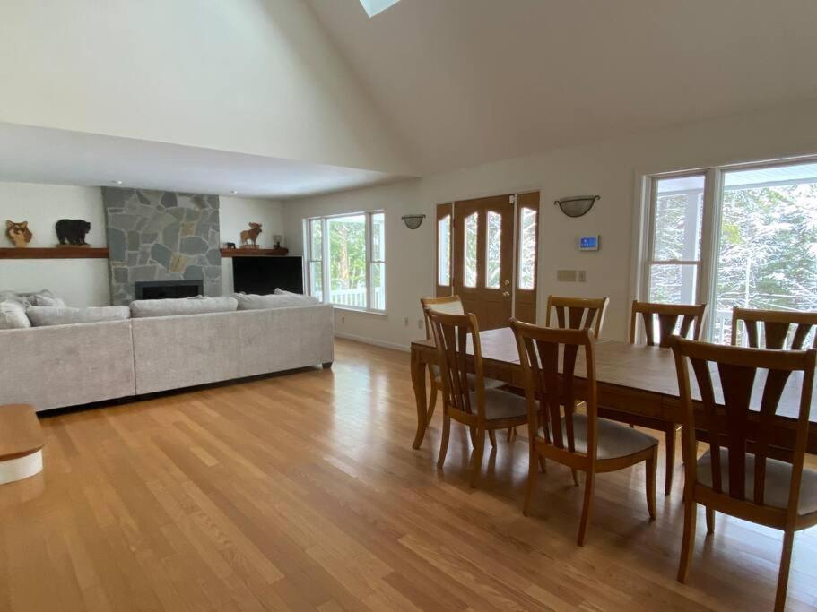 Beautiful Spacious Home W/ Game Room. Gilford Exterior photo