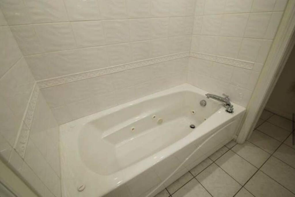 Beautiful Spacious Home W/ Game Room. Gilford Exterior photo