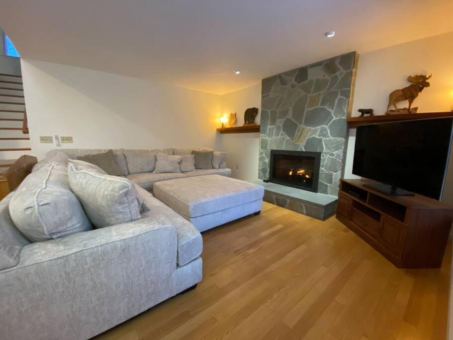 Beautiful Spacious Home W/ Game Room. Gilford Exterior photo