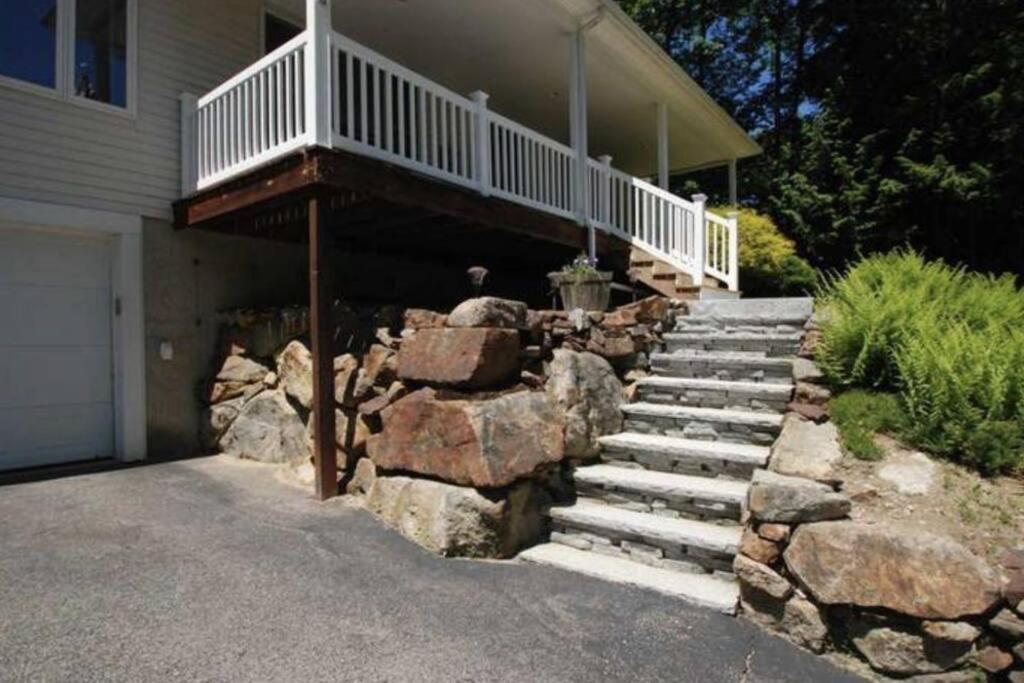 Beautiful Spacious Home W/ Game Room. Gilford Exterior photo